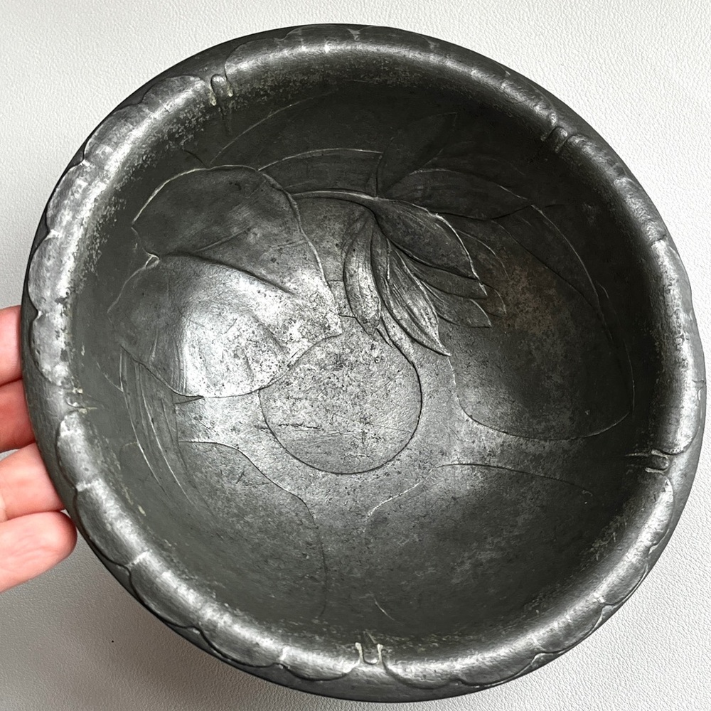 SOLD Art Nouveau Bowl Kayserzinn Pewter Floral Relief Engraving German Soap Dish - Picture 9 of 9